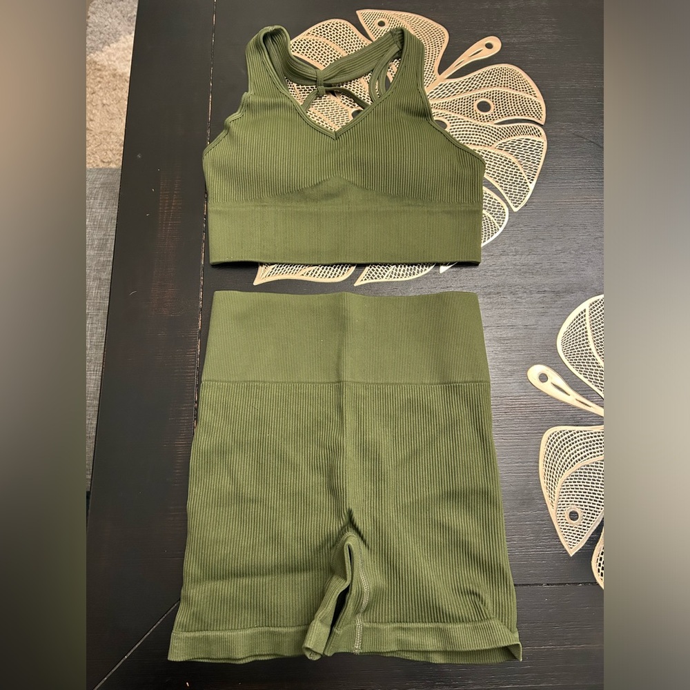 Qinsen Women's Workout 2 Piece SetBack Crisscross Backless Elastic Waist - Picture 7 of 8